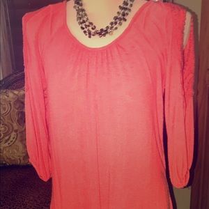 Cute Coral Peekaboo Top!😎